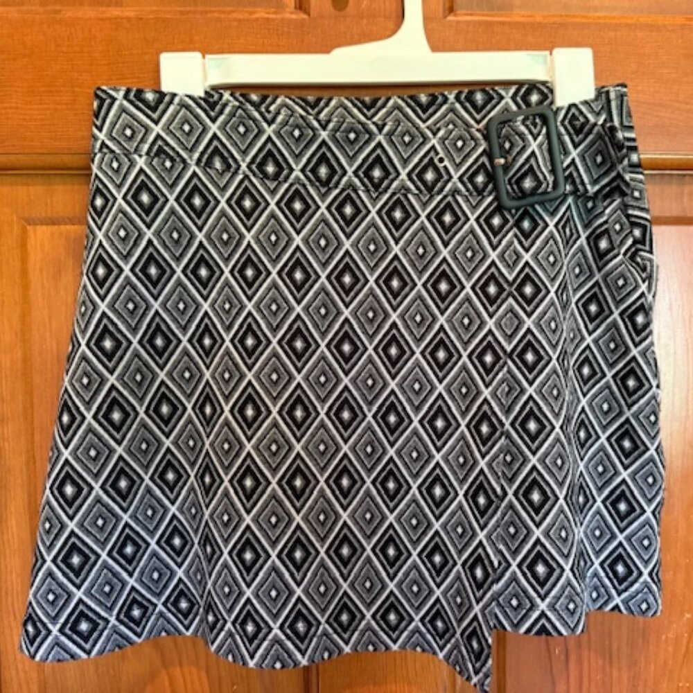 Express Tricot Gray Abstract Geometric Low Waist Mini Wrap Skirt Mod 7/8